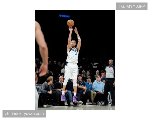 克莱11分2助攻提供外线火力 独行侠角色球员支持不足